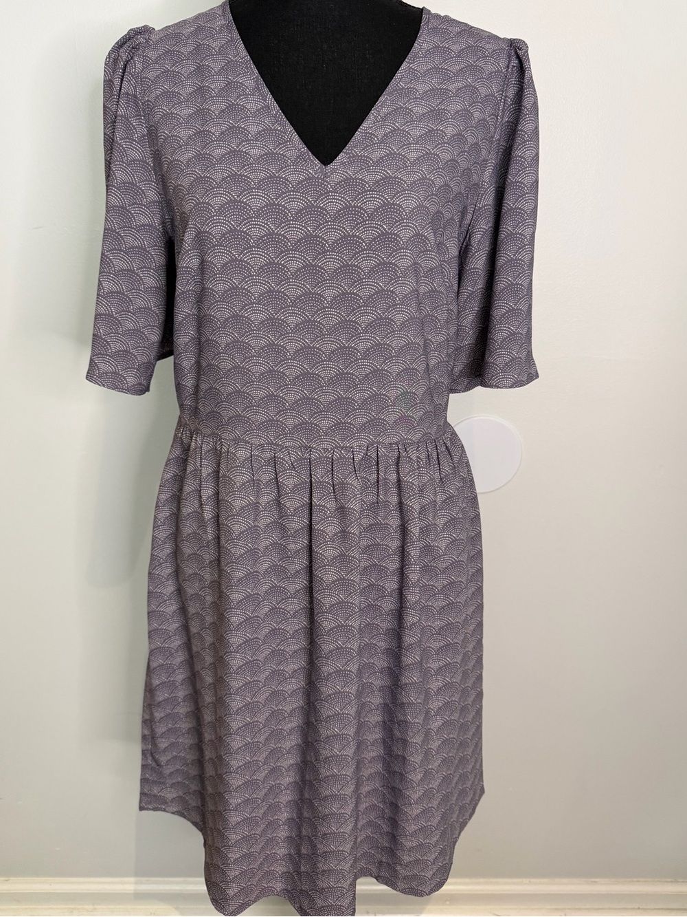 Ann Taylor Lilac Patterned V-Neck Midi Dress - Size 4